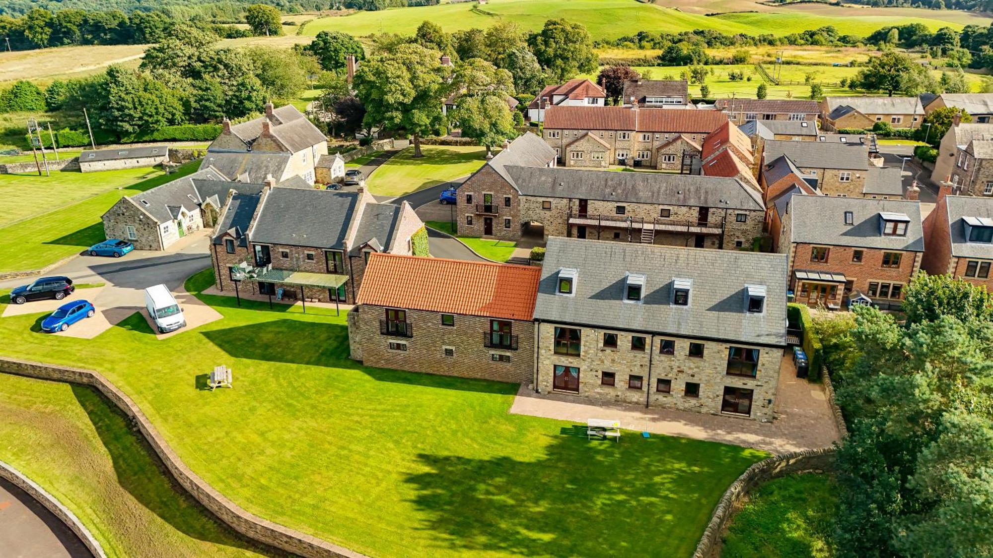 Plawsworth Hall Serviced Cottages And Apartments ダラム エクステリア 写真