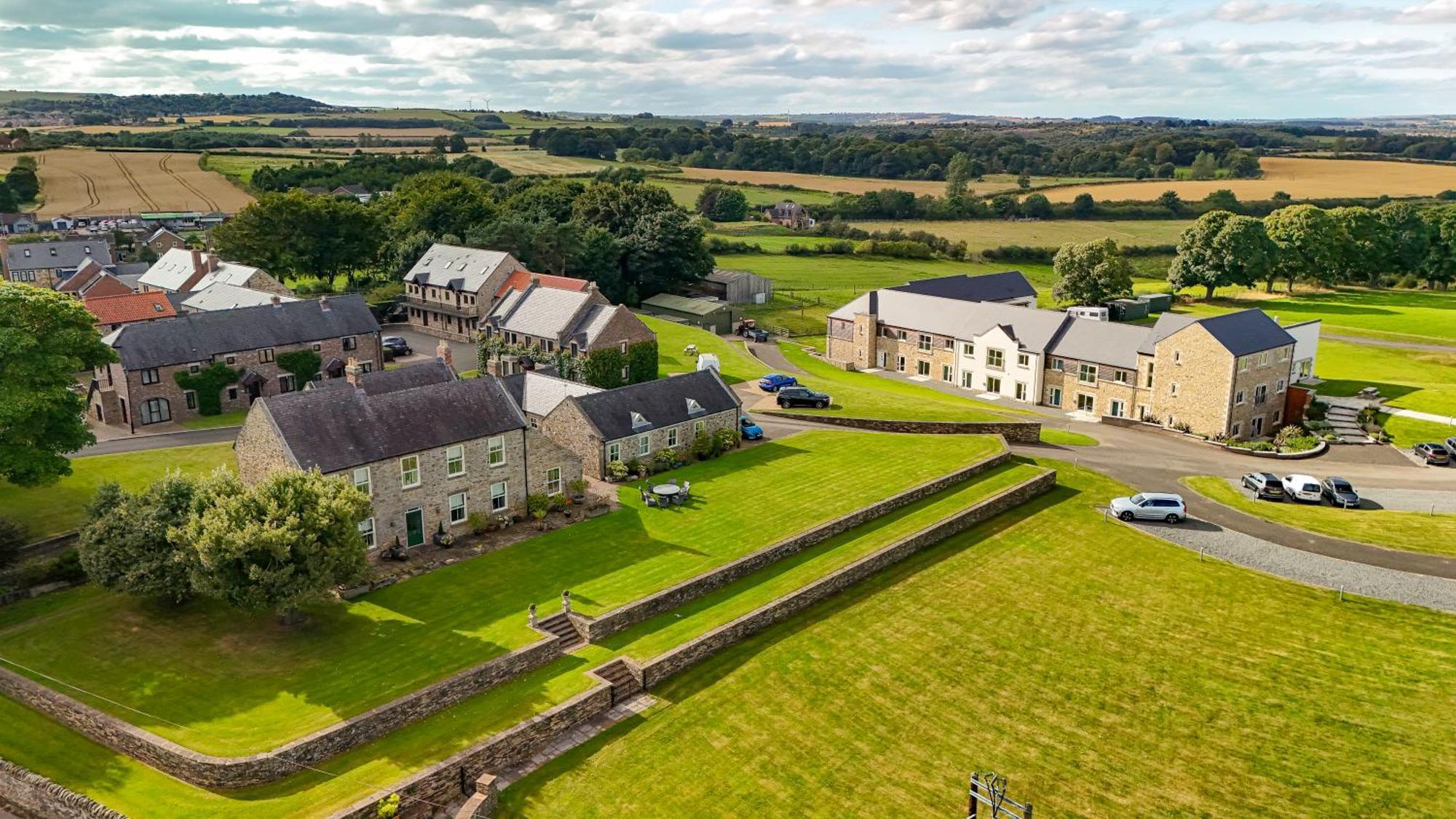 Plawsworth Hall Serviced Cottages And Apartments ダラム エクステリア 写真