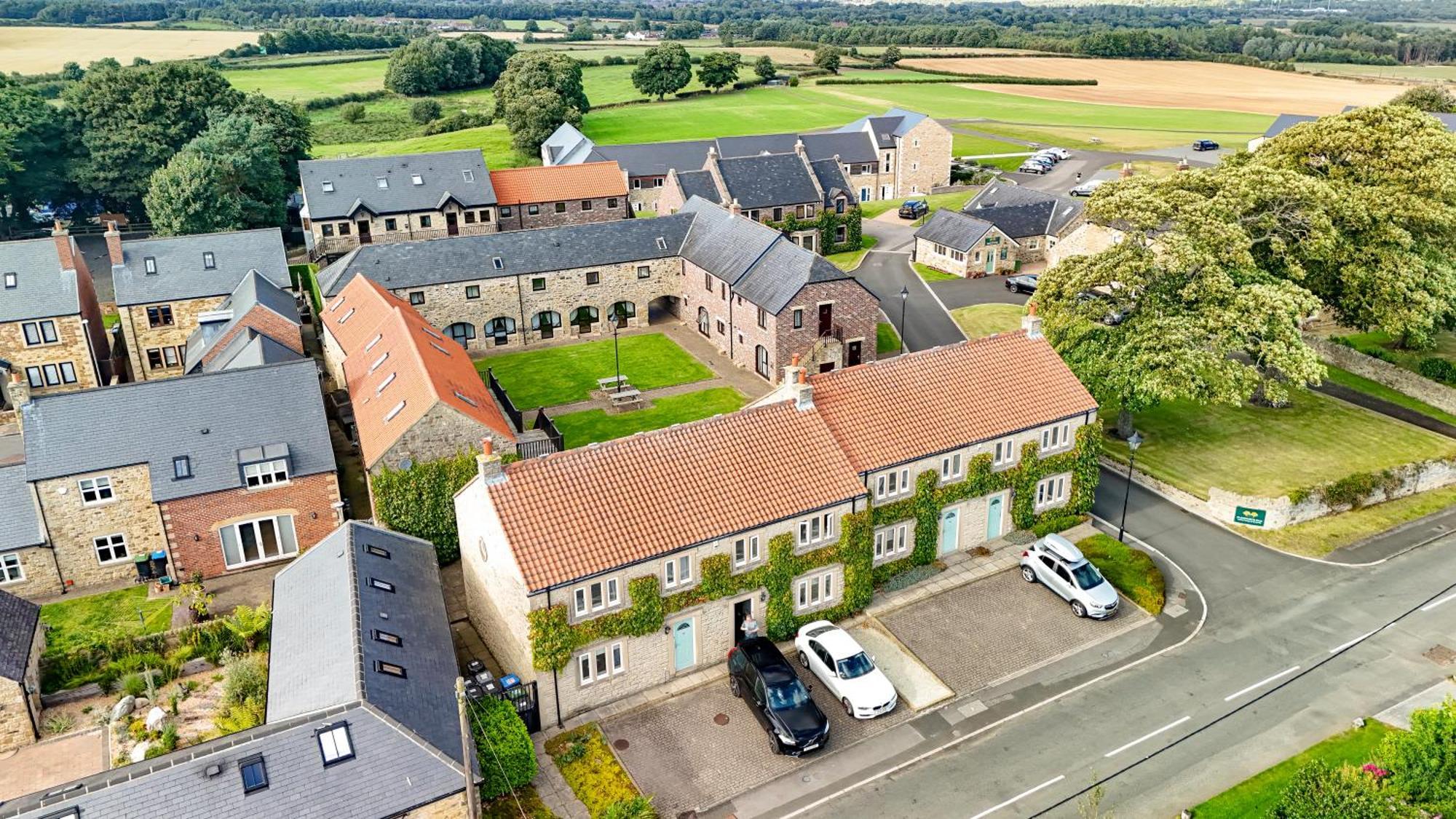 Plawsworth Hall Serviced Cottages And Apartments ダラム エクステリア 写真